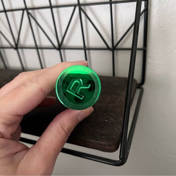 Revolution Chilled Bomb Infused Lip Oil - Picture 3 of 4